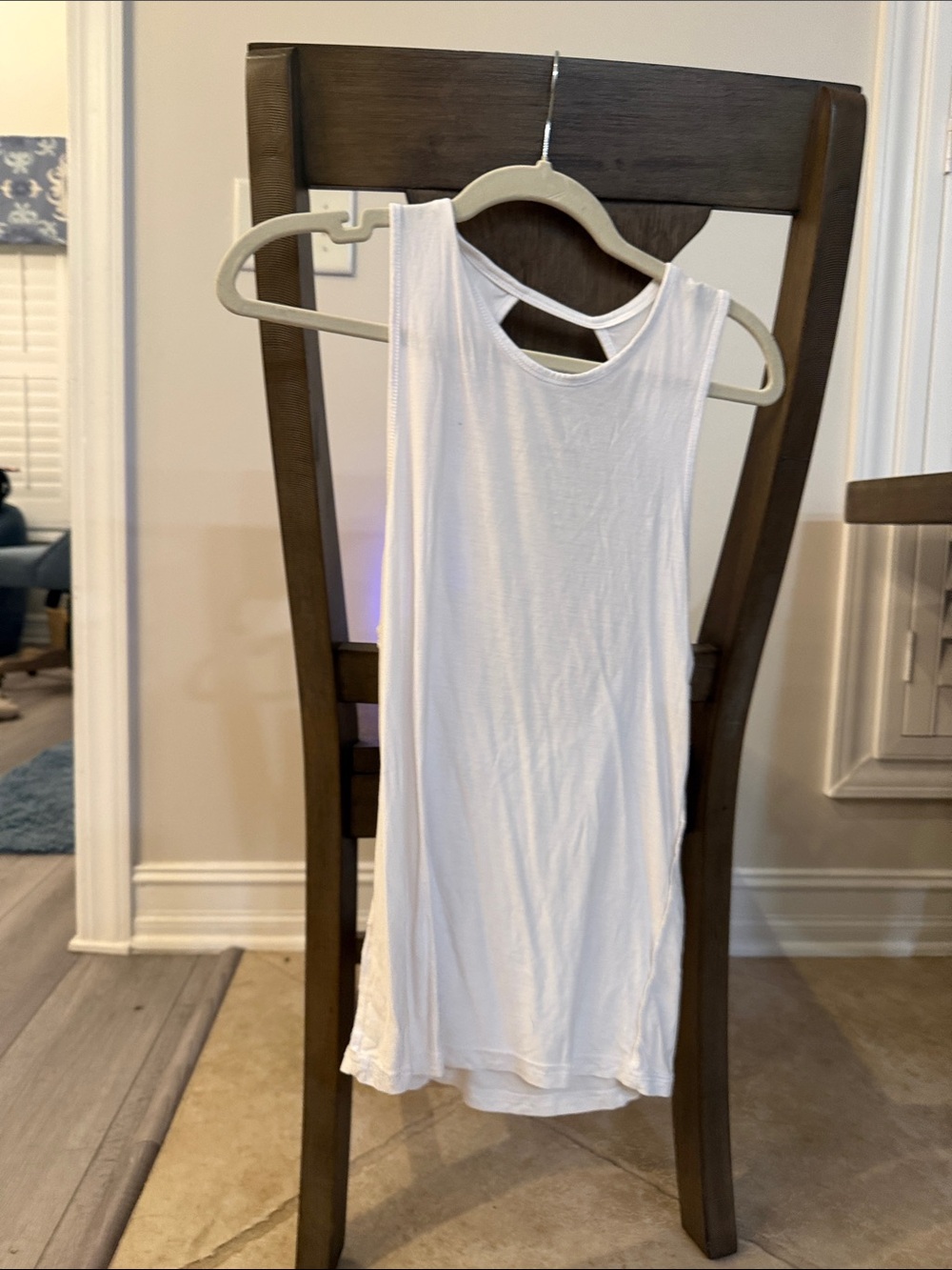 Women’s White Sleeveless Tank Top